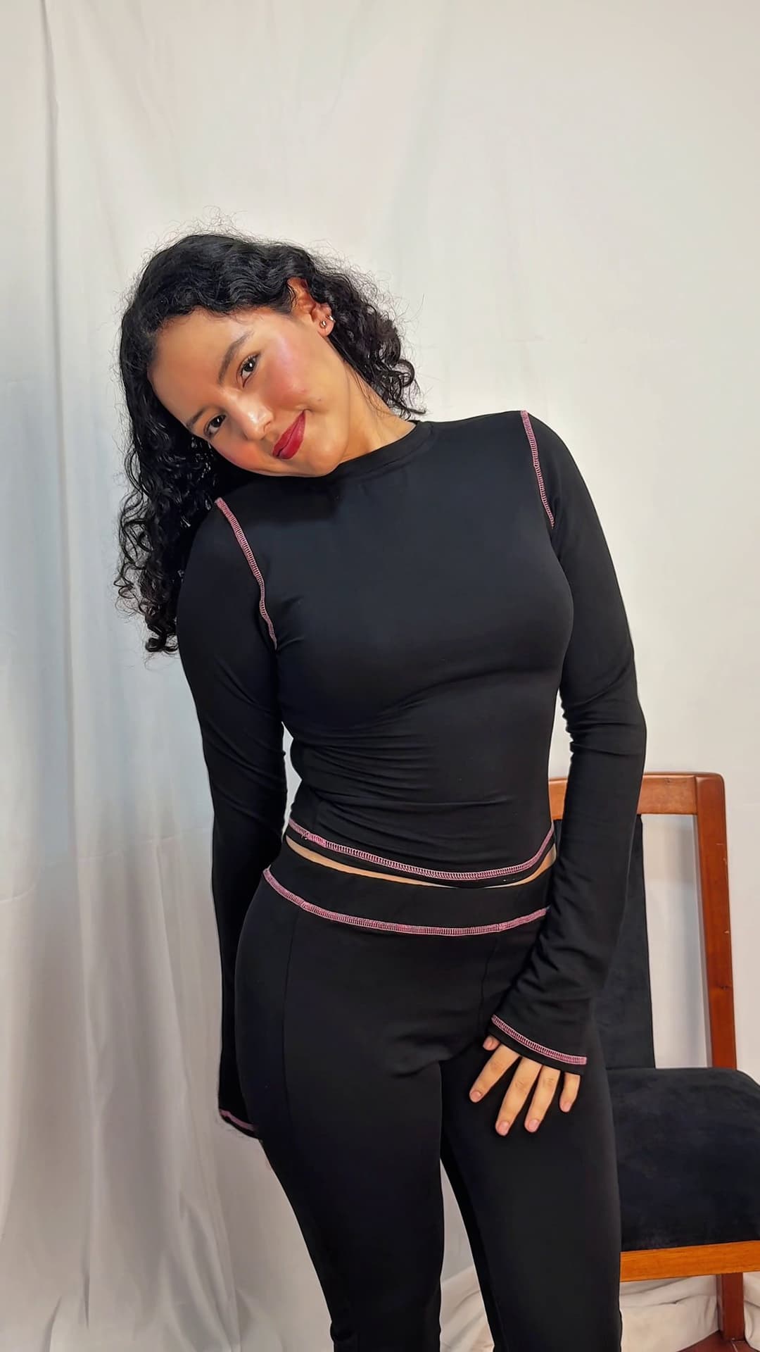 Set negro CLOM: top manga larga y pantalón a juego